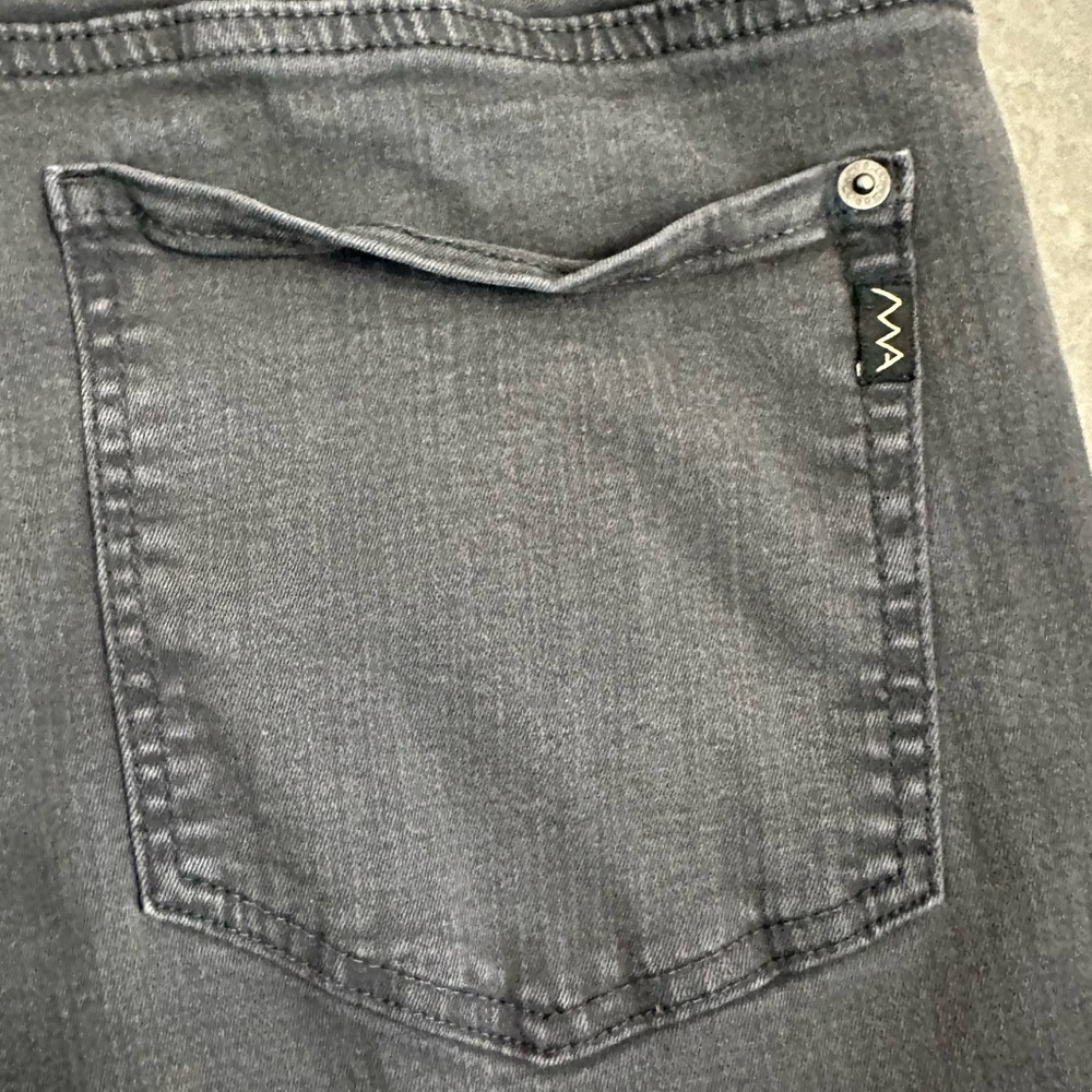 Modern America Jeans - Picture 5 of 11